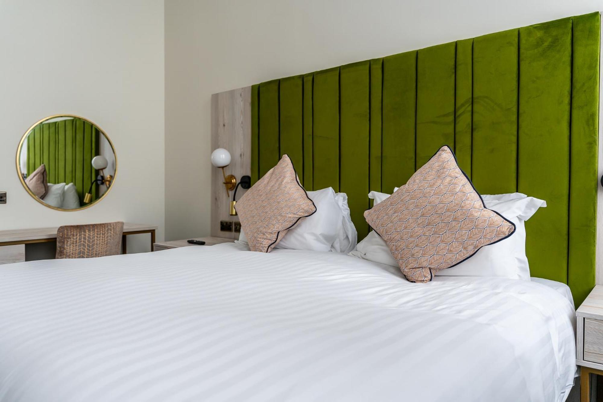 Trafford Hall Hotel Manchester, Trademark Collection By Wyndham エクステリア 写真