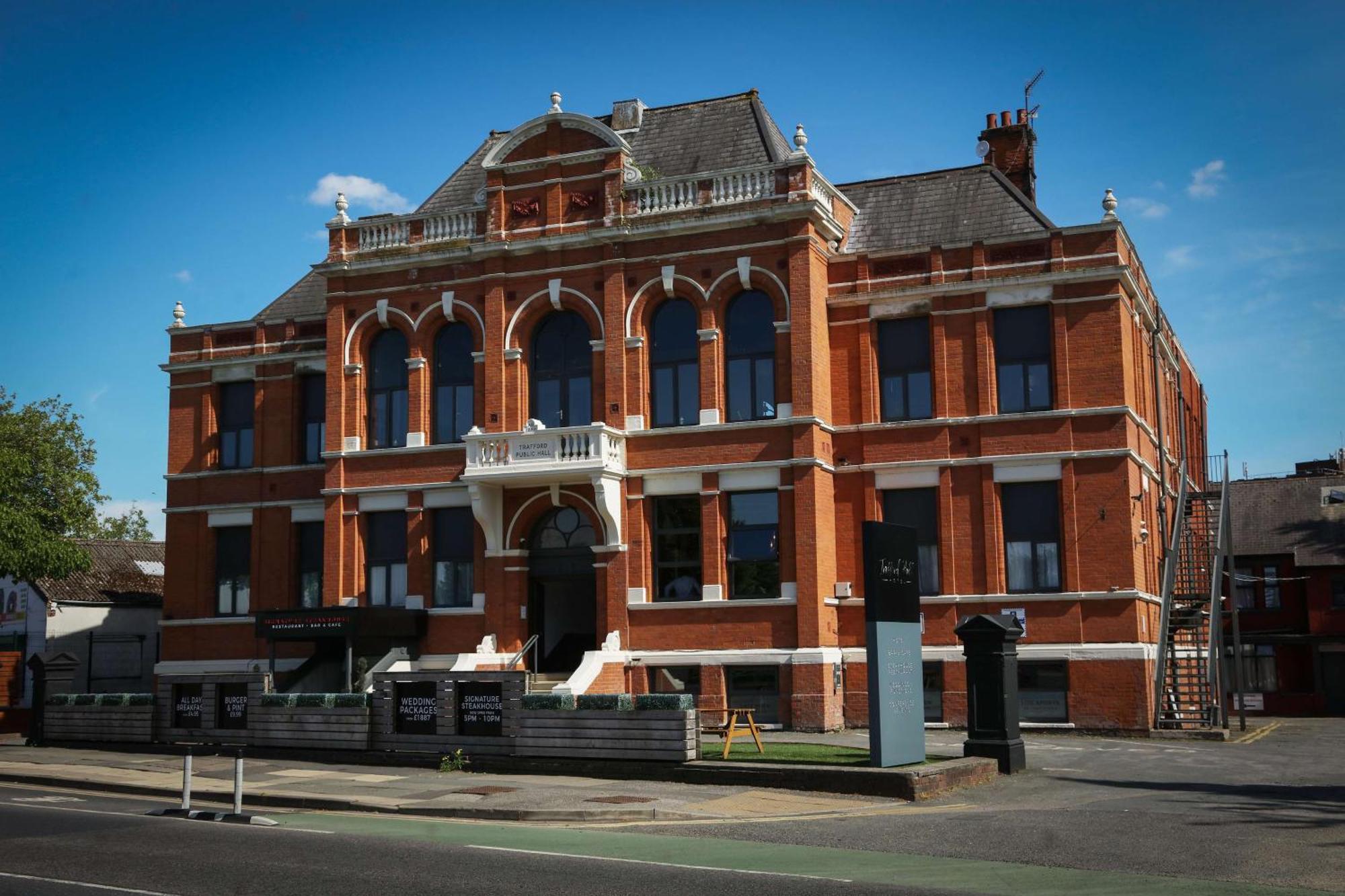 Trafford Hall Hotel Manchester, Trademark Collection By Wyndham エクステリア 写真