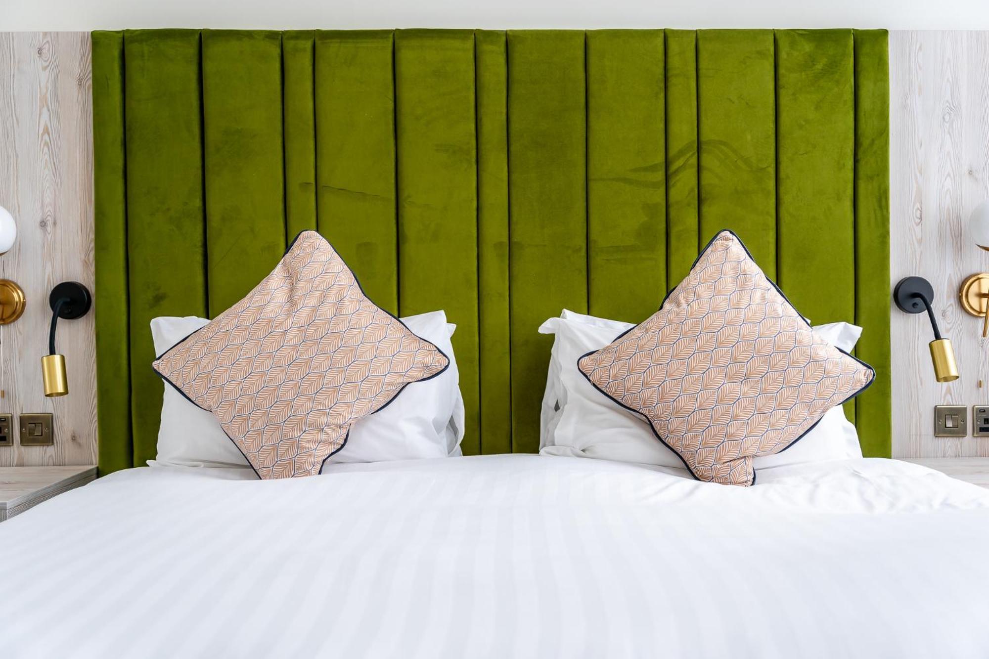 Trafford Hall Hotel Manchester, Trademark Collection By Wyndham エクステリア 写真