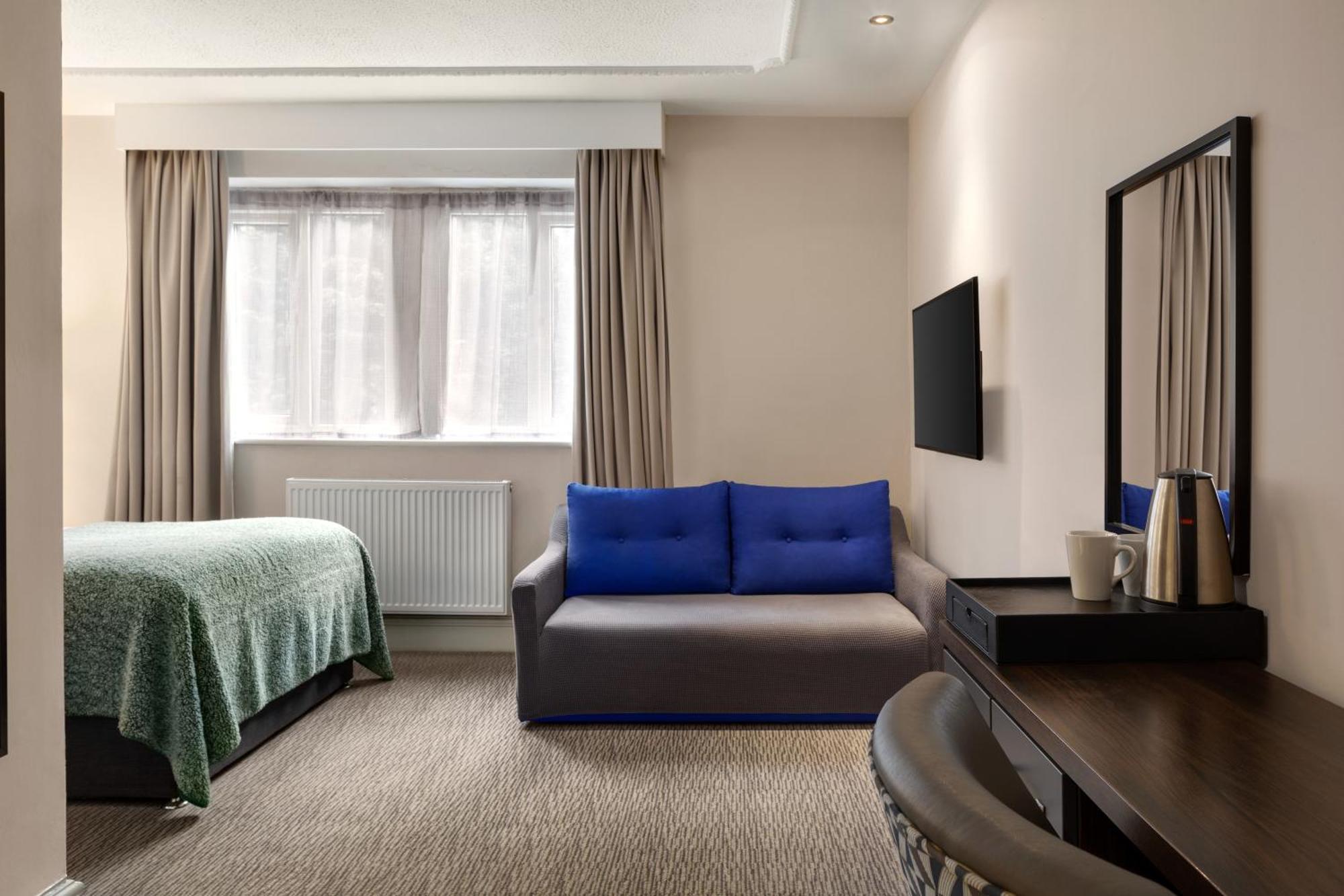 Trafford Hall Hotel Manchester, Trademark Collection By Wyndham エクステリア 写真